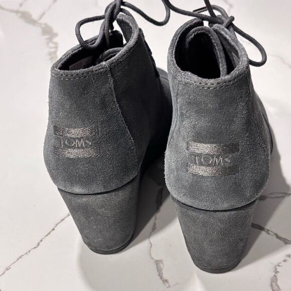 Toms Women’s Grey Suede Leather Wedge Booties Size 9 Laces Gray Fashion Shoes - Picture 6 of 15